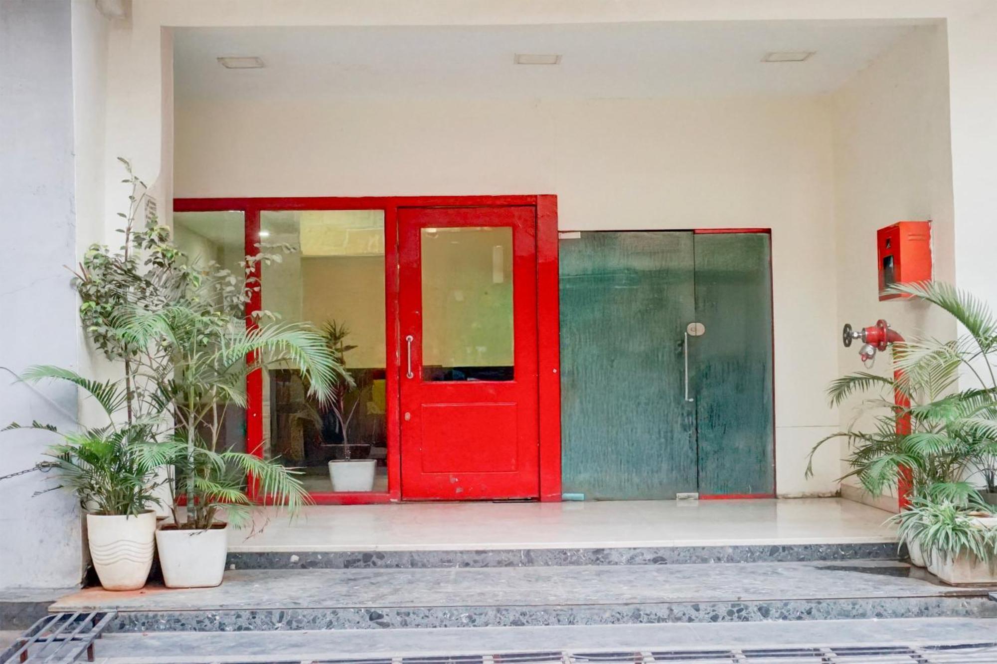 Super Townhouse Mg Road Pune Exterior photo